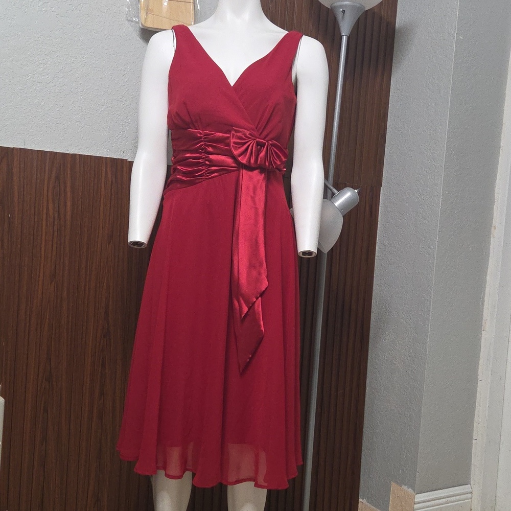 Connected Apparel Red Sleeveless V-Neck Dress Size 8